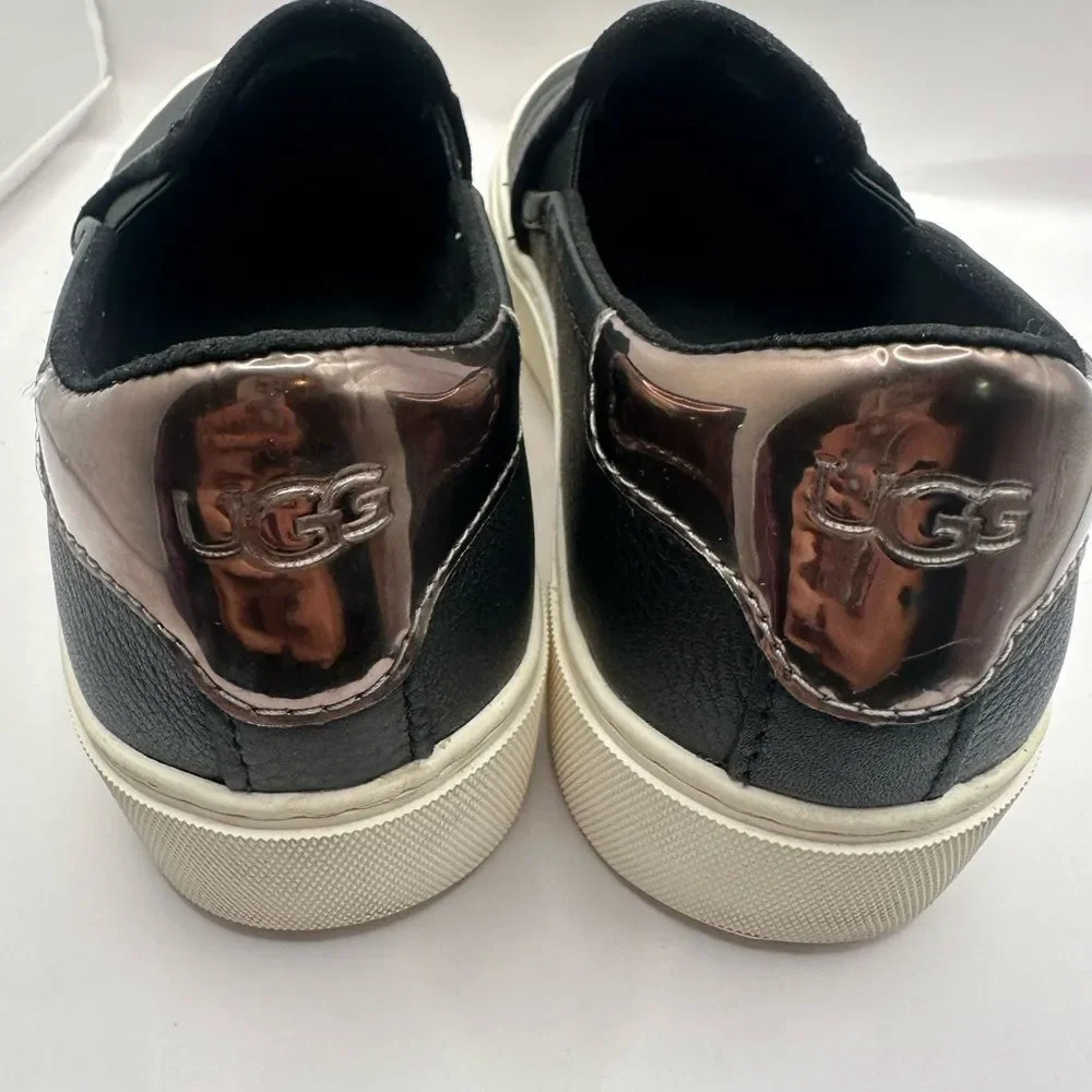 Ugg Cahlvan Black Leather Slip On Gold Accent Sneakers Size 7.5 - Picture 6 of 10